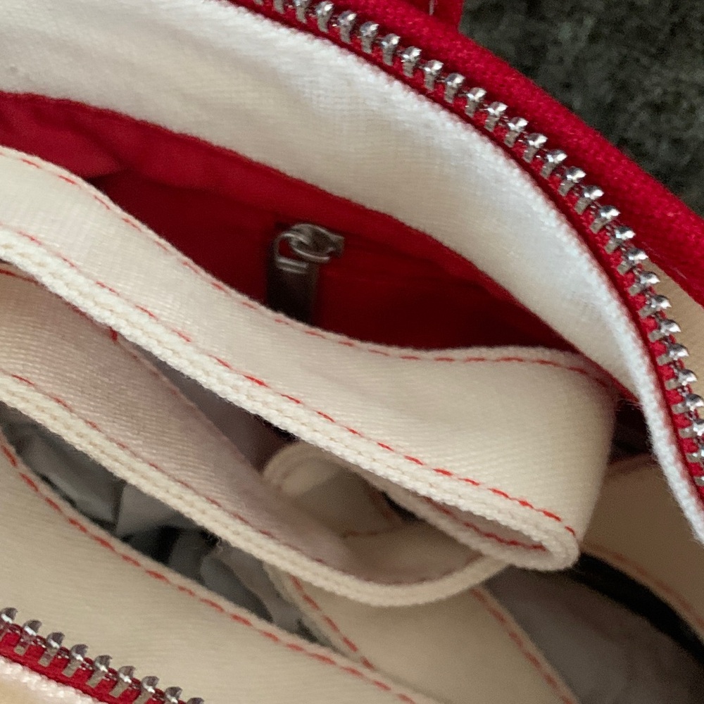 🆕- EXCLUSIVE! Aeropostale Red and Cream Queen Of Hearts Mini  Tote - Picture 14 of 15